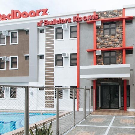 Reddoorz Plus At Dbuilders Poblacion Bgc Тагуиг Екстериор снимка