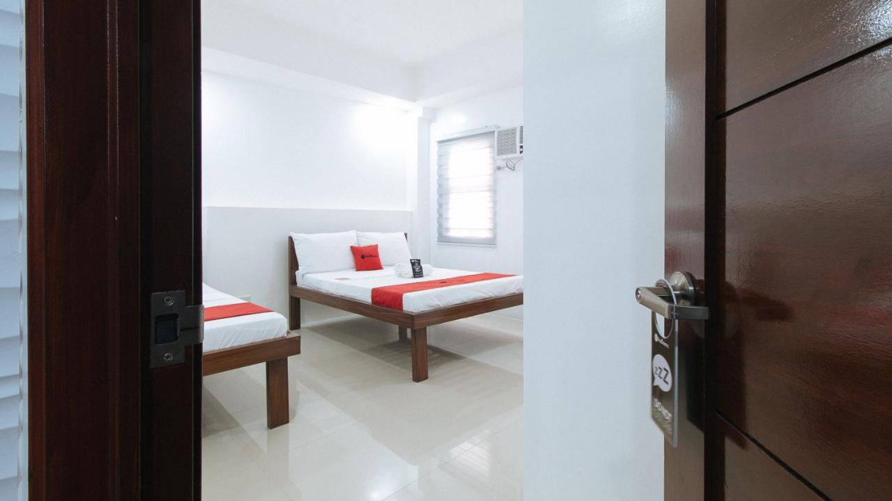 Reddoorz Plus At Dbuilders Poblacion Bgc Тагуиг Екстериор снимка