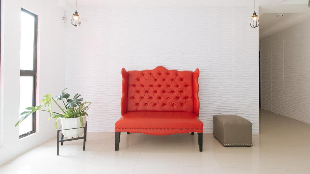 Reddoorz Plus At Dbuilders Poblacion Bgc Тагуиг Екстериор снимка