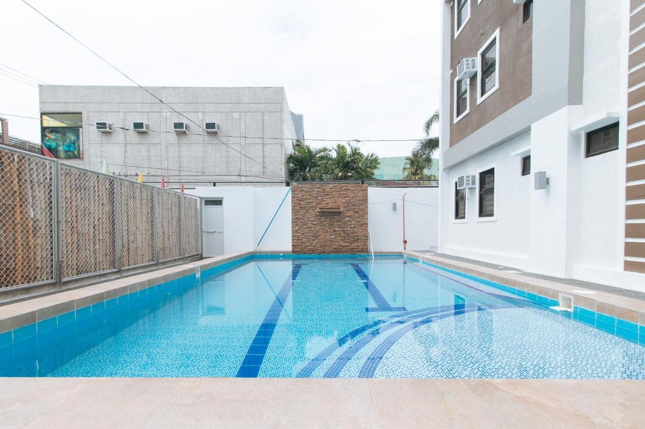 Reddoorz Plus At Dbuilders Poblacion Bgc Тагуиг Екстериор снимка