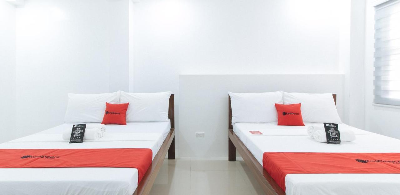 Reddoorz Plus At Dbuilders Poblacion Bgc Тагуиг Екстериор снимка