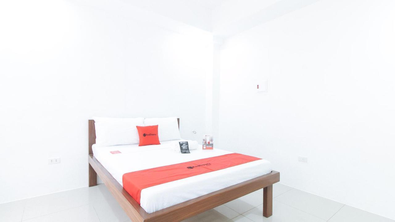 Reddoorz Plus At Dbuilders Poblacion Bgc Тагуиг Екстериор снимка