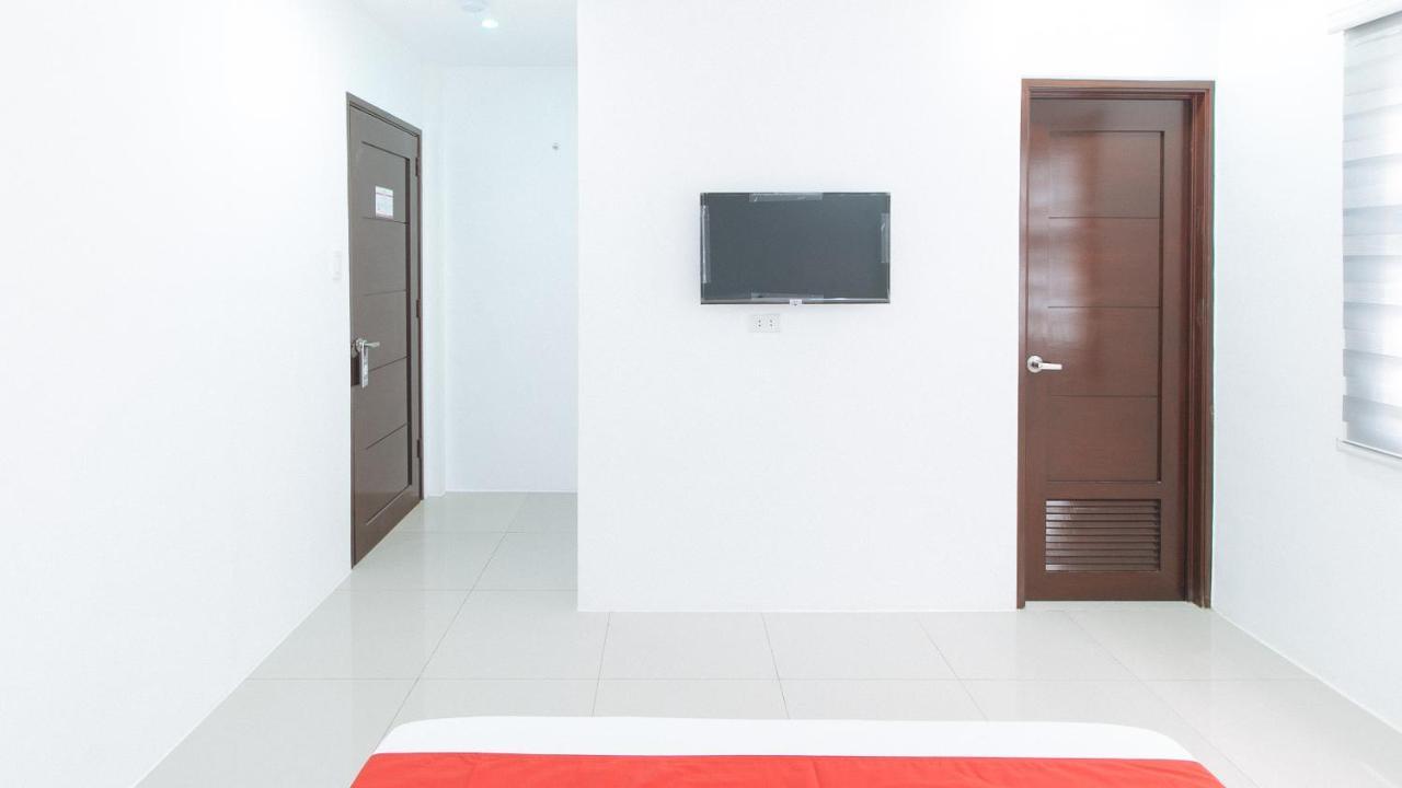 Reddoorz Plus At Dbuilders Poblacion Bgc Тагуиг Екстериор снимка