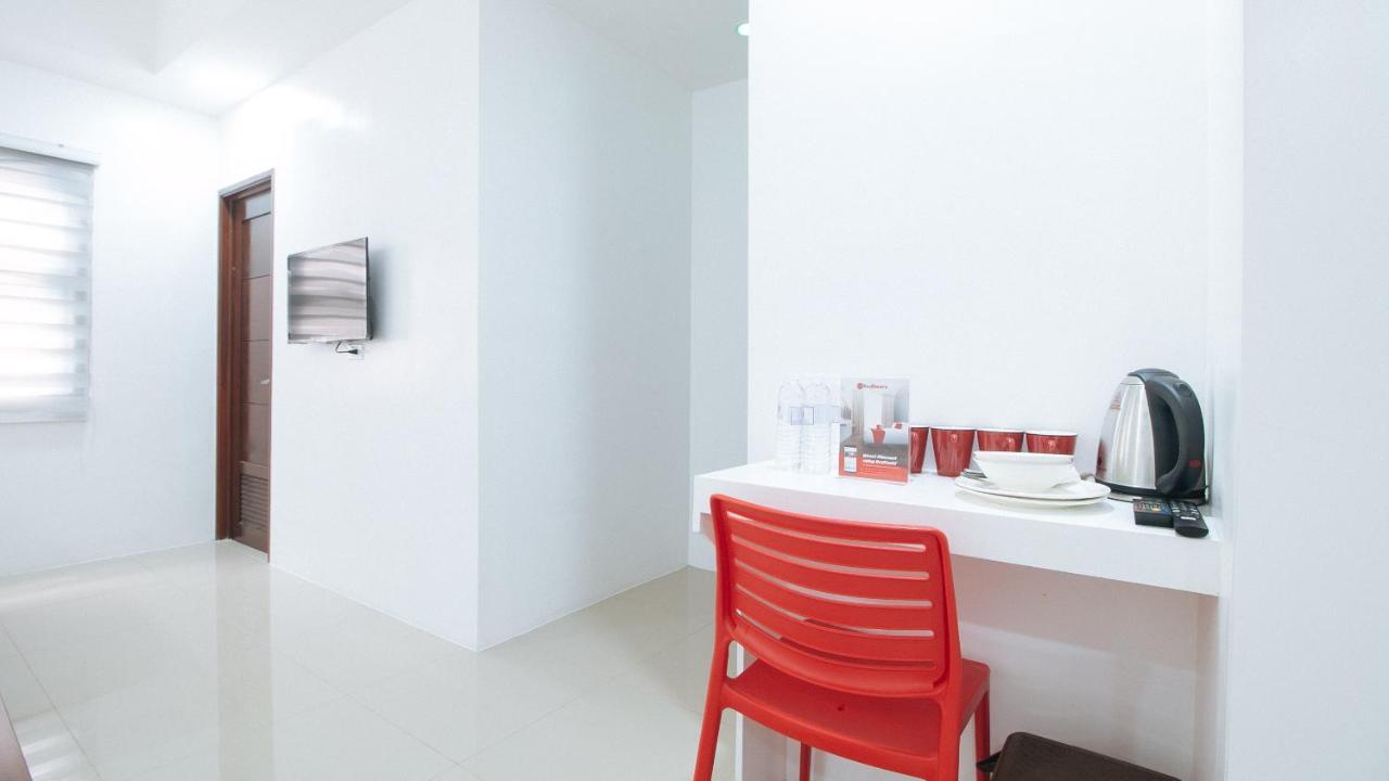 Reddoorz Plus At Dbuilders Poblacion Bgc Тагуиг Екстериор снимка